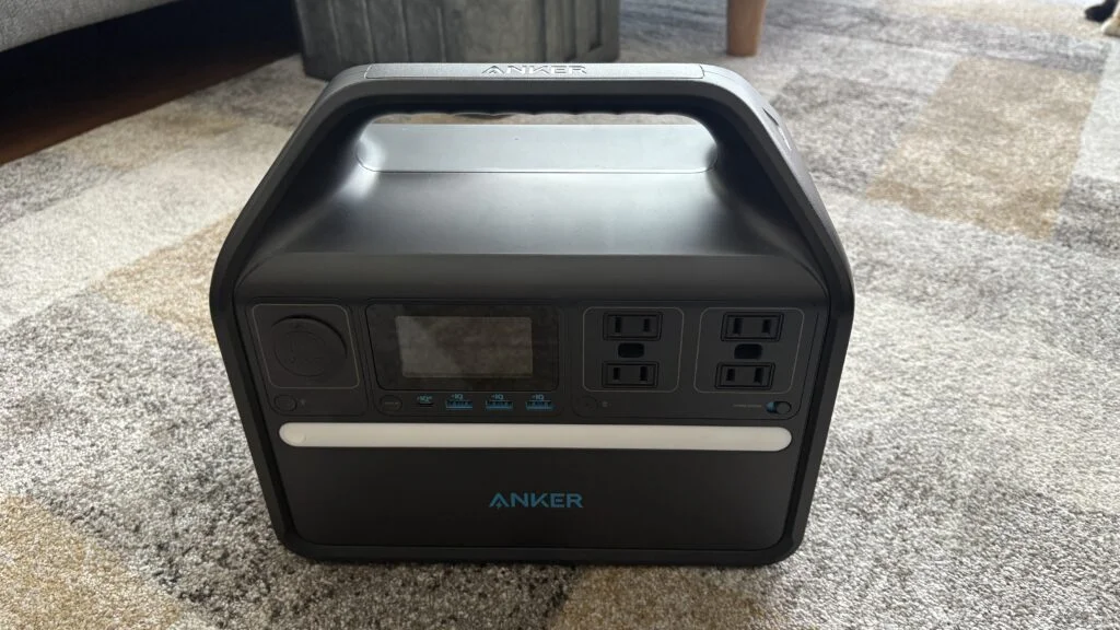 白い部分はライトになります。