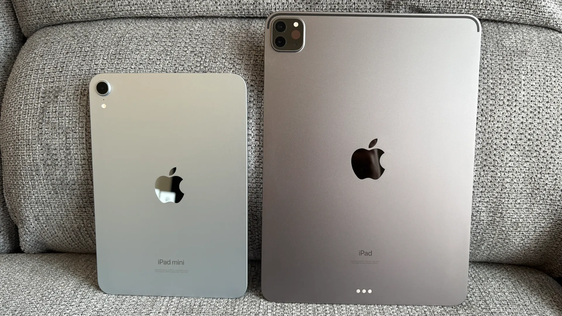 iPad mini 7 とiPad Pro 11インチを並べて比較